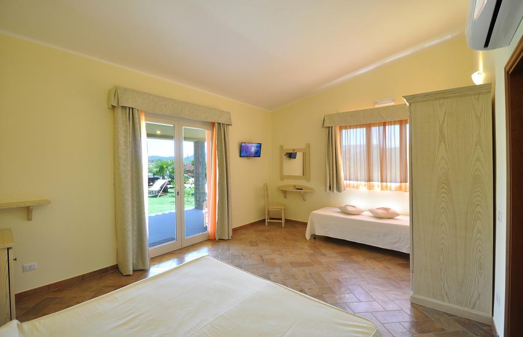 Affittacamere B&B La Villa Dei Graniti Villasimius Eksteriør billede